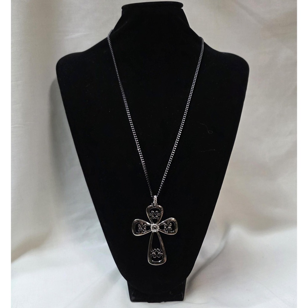 Vintage Sarah Coventry Silver Tone Filigree Cross Pendant Necklace Ornate Signed